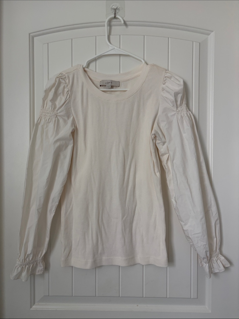 LOFT Off-White Puff Sleeve Knit Top